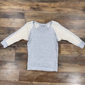 Express Shirt Womens XS Gray Floral Lace 3/4 Raglan Sleeve Cotton Blend T Shirt